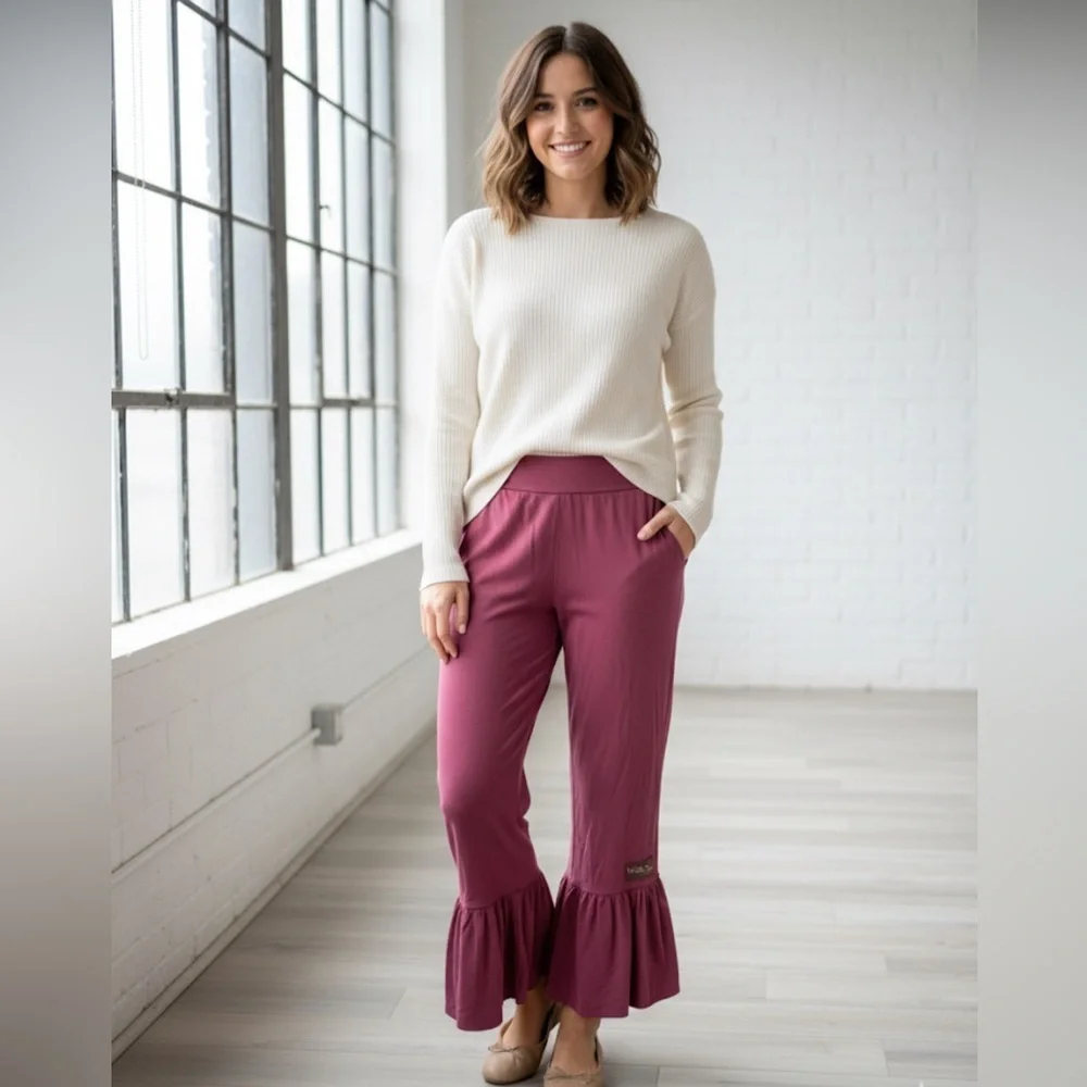 Matilda Jane Burgundy Capris - Picture 1 of 8